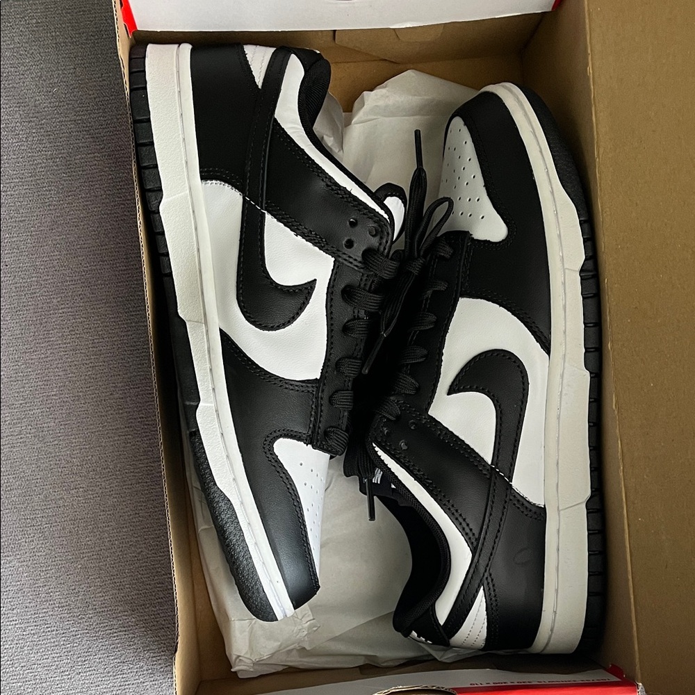 Black & White Low-Top Men's Sneakers - Panda Classic Two-Tone NWT